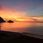 Апартаменты Petani Beachside