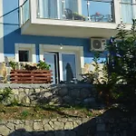 Апартаменты Petani Beachside Вовикес