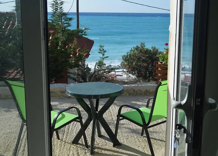 Petani Beachside Vóvikes