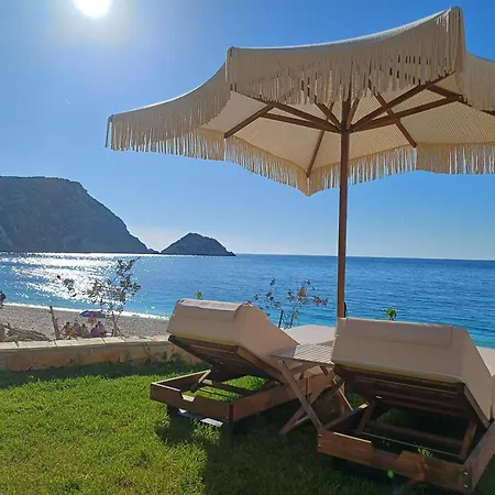 Petani Beachside Vóvikes