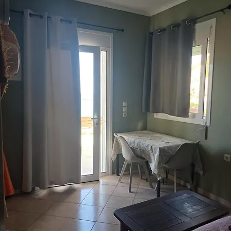 Apartment Petani Beachside Vovikes