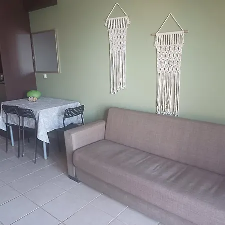 Petani Beachside Apartman *