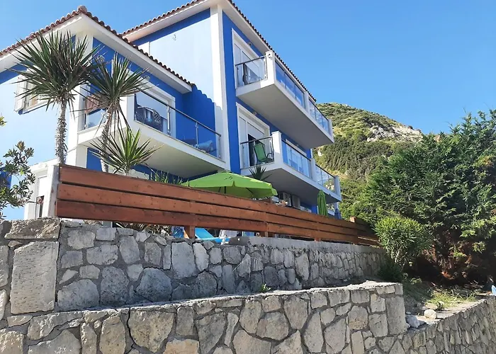 Petani Beachside Vóvikes